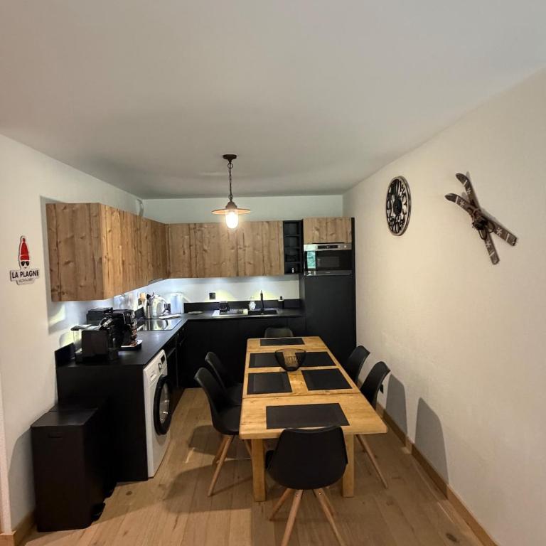 LA PLAGNE MONTALBERT - LE SNOROC - superbe appartement skis aux pieds avec piscine - Appartamento con 2 Camere da Letto e Balcone - 10