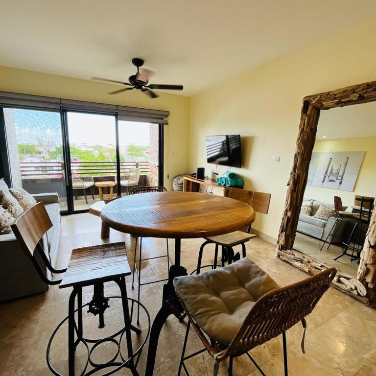 Boho Chic 1 BDR condo Private Balcony at Veranto by DPM - Apartamento de 2 dormitorios - 1