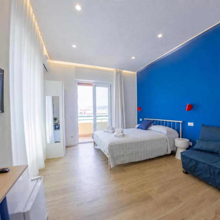 Oroblu - Camera Matrimoniale con Balcone (3 Adulti) - 1