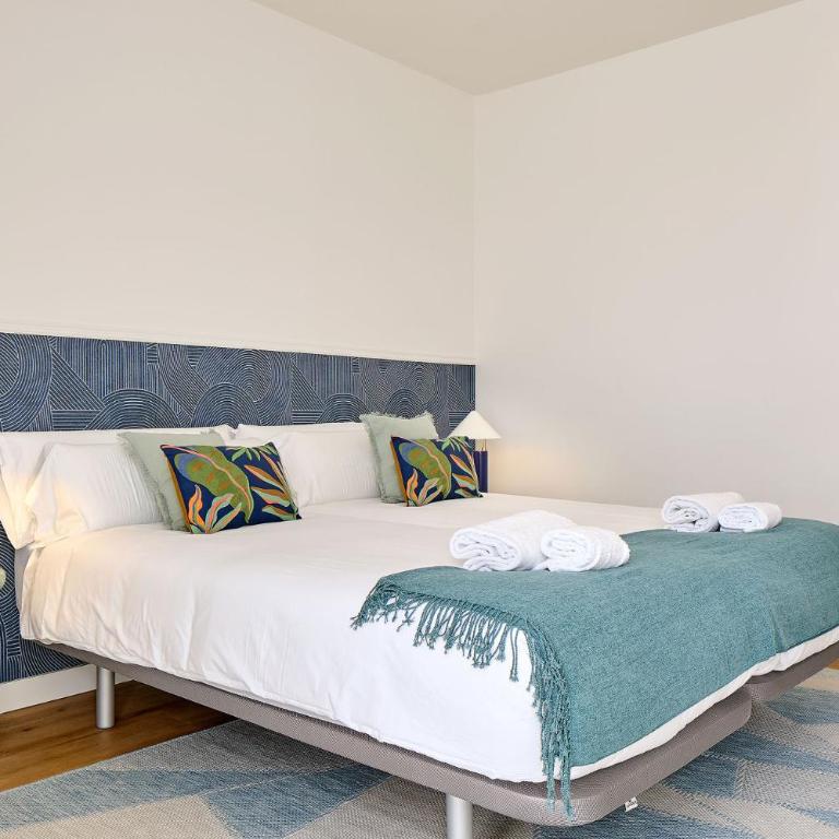 The Rentals Collection - Plaza Easo Attic - Apartment mit Balkon - 18