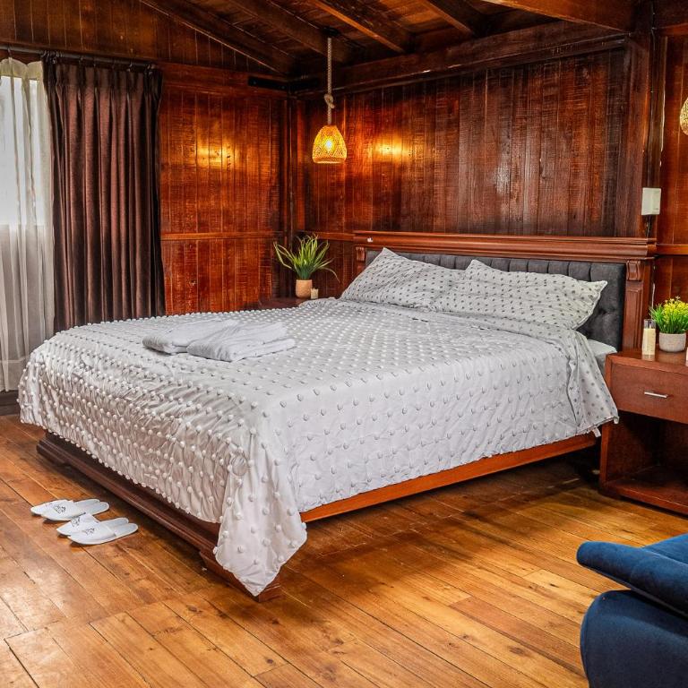 Mount House Lodge - Deluxe Suite - 6