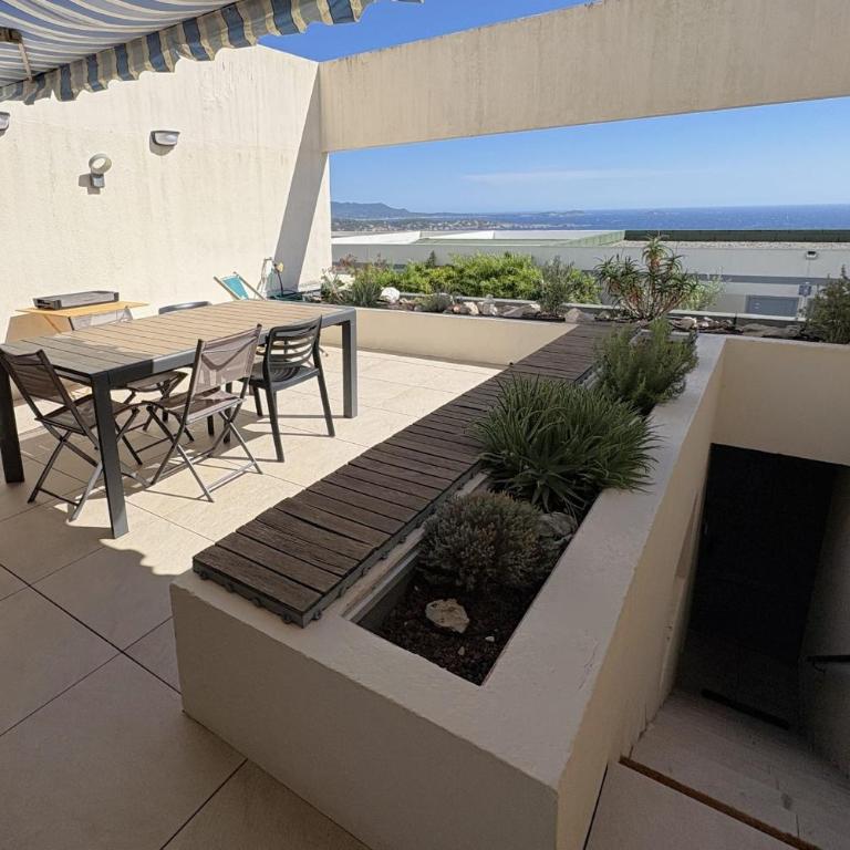 Apartment with sea view terrace and swimming pool - Apartamento - 13
