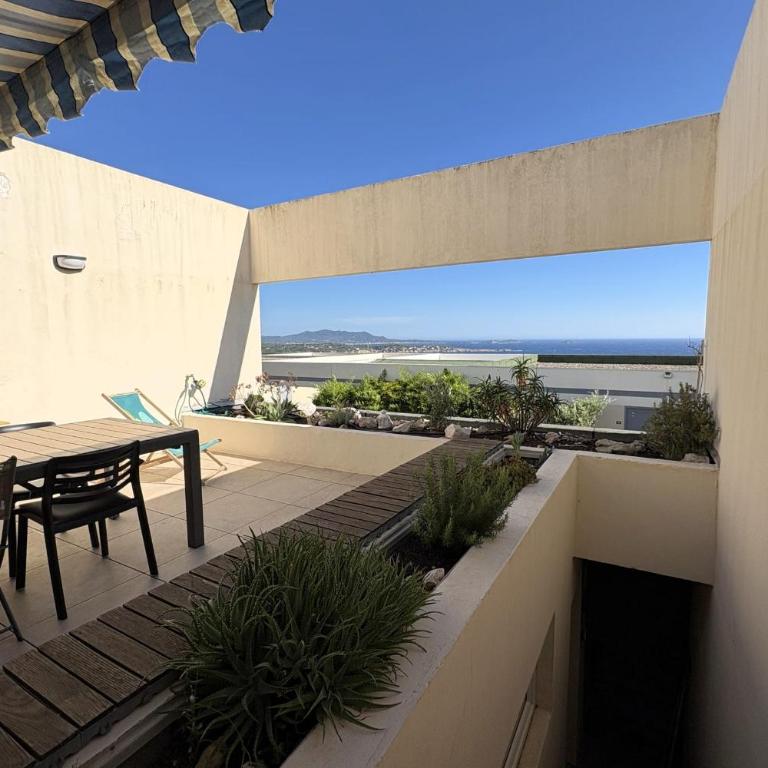 Apartment with sea view terrace and swimming pool - Apartamento - 15