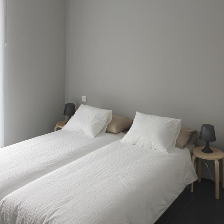 San Sebastian playa Zurriola-NO PARTIES AT HOME-NO FIESTAS EN CASA-300 meters to the beach-90 m2 - Three-Bedroom Apartment - 5