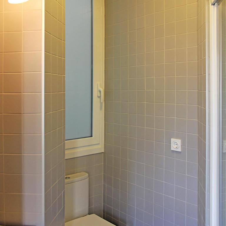 San Sebastian playa Zurriola-NO PARTIES AT HOME-NO FIESTAS EN CASA-300 meters to the beach-90 m2 - Three-Bedroom Apartment - 11