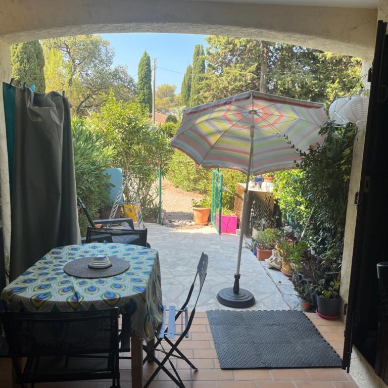 Studio Boulouris bord de mer RDJ 2 pers - Studio avec Vue sur Jardin - 10