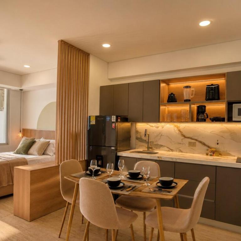 Sea View and Stunning Sunsets 5min Walk Airport - Loft - 1