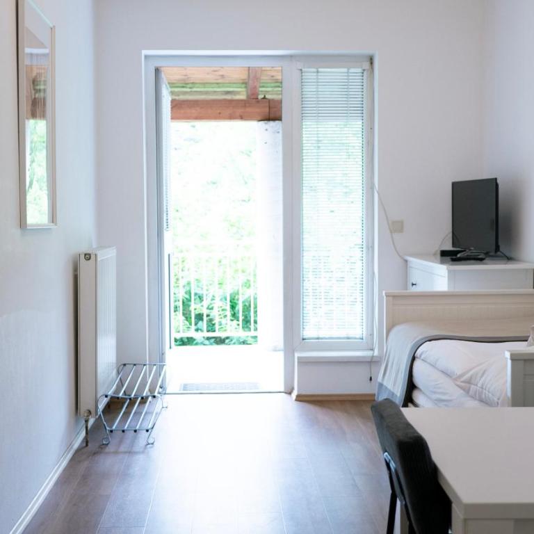 Hotel Villa Rückert - Apartment mit 1 Schlafzimmer und Garten - 1
