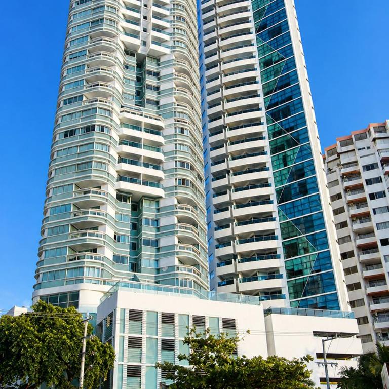 Apartamentos con vista al mar en Edificio Infinito - Apartment - 1