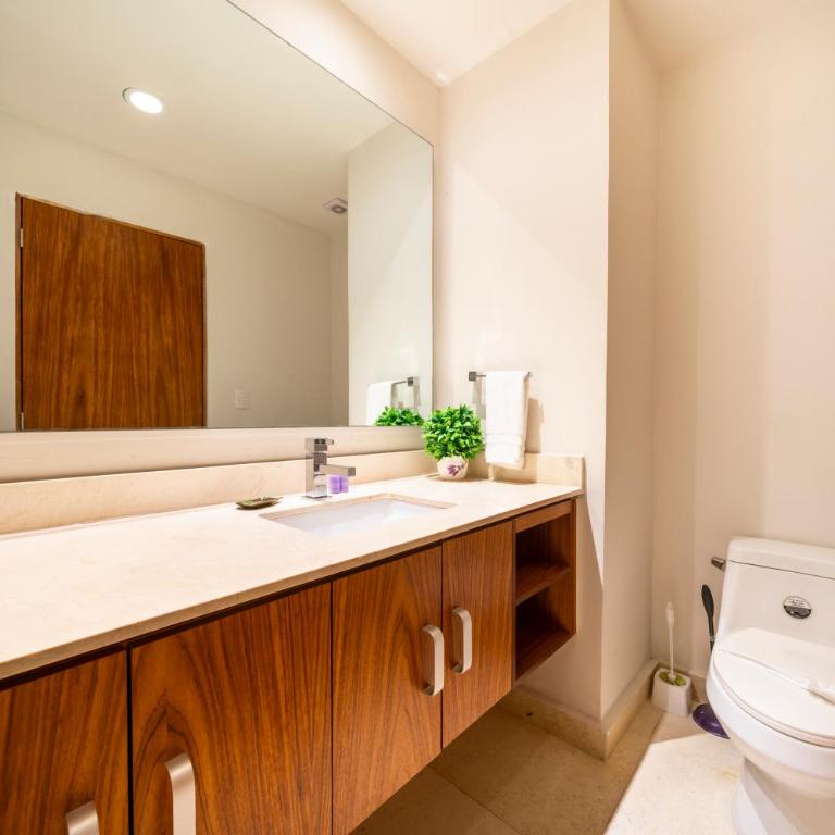 Terrazas 38th St - 2BR w Private Jacuzzi - Apartamento de 2 dormitorios con balcón y terraza - 8