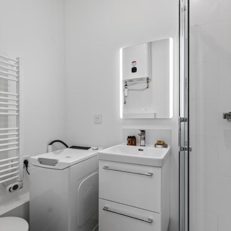 Studio-2Pers-Voltaire-PèreLachaise-Paris11-Modern - Studio - 17