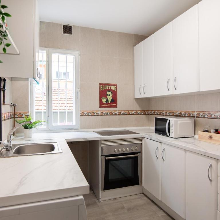 Oasis Sereno Retiro · Hogar Madrileño c/ Terraza - Appartement avec Terrasse - 3