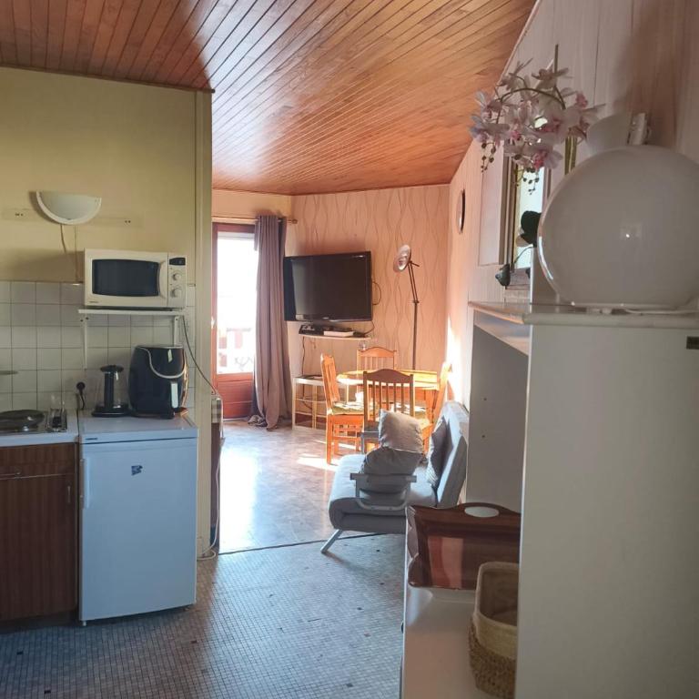 Residence Royale, Studio avec Terrasse au 6ème étage avec ascenseur - Studio - 25