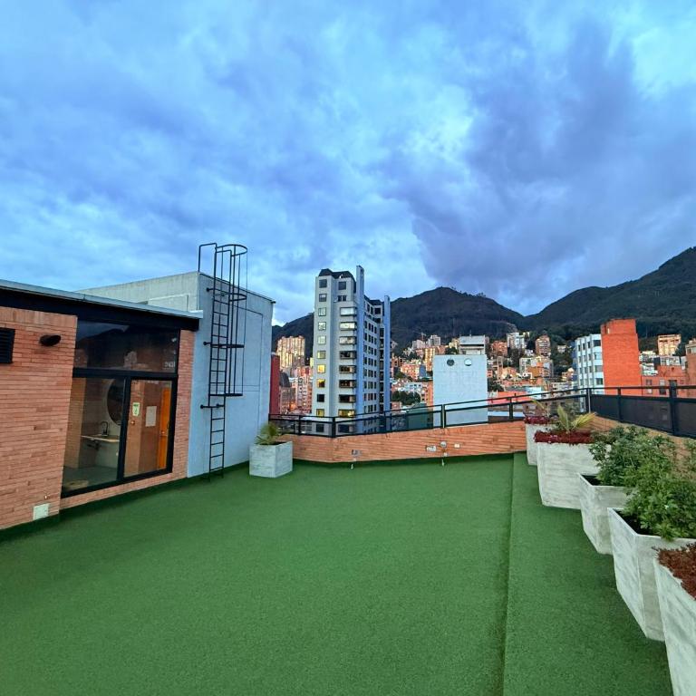 Balcón Privado - Vista a los Cerros y a pasos del Parque de los Hippies - Apartamento de 1 dormitorio - 38
