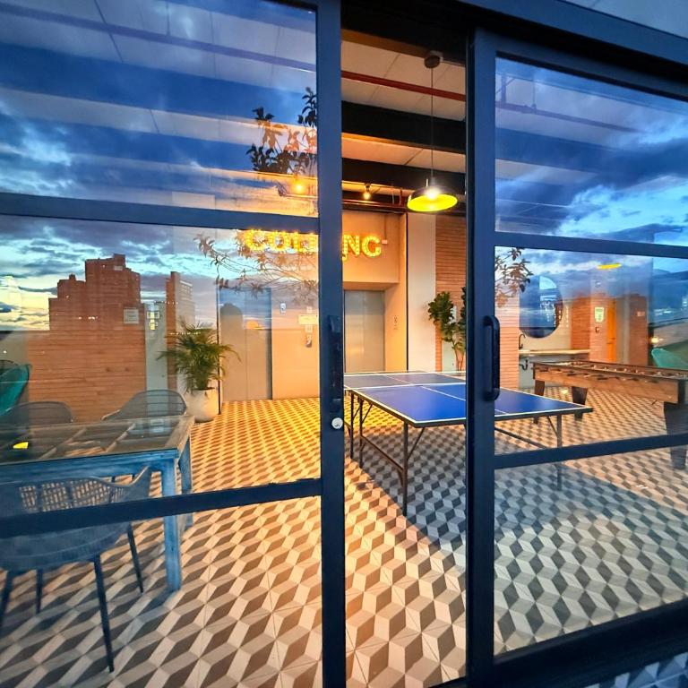 Balcón Privado - Vista a los Cerros y a pasos del Parque de los Hippies - Apartamento de 1 dormitorio - 12
