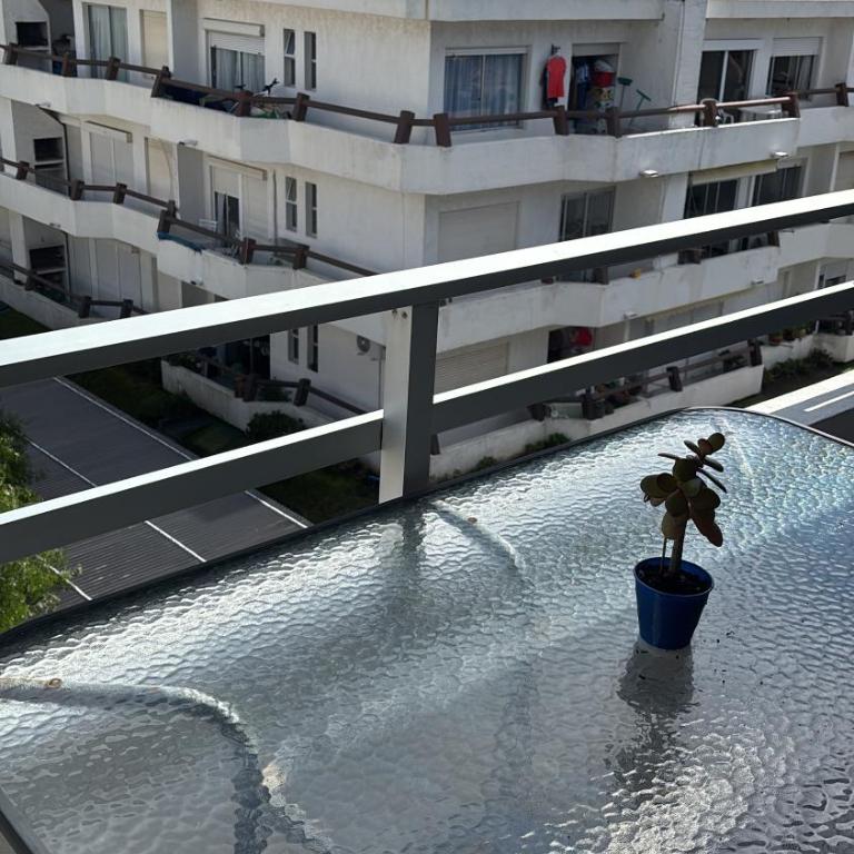 Lindo Apartamento en Punta del Este, ideal para 1 a 3 personas, terraza, parrillero propio y cochera - Apartamento de 3 dormitorios - 2
