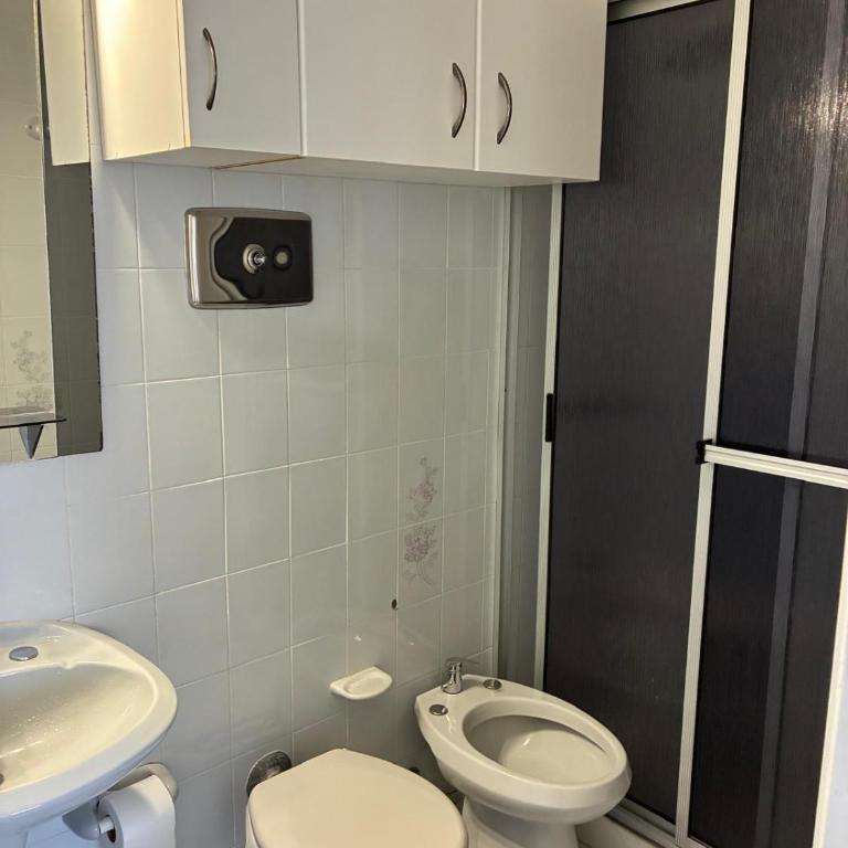 Lindo Apartamento en Punta del Este, ideal para 1 a 3 personas, terraza, parrillero propio y cochera - Apartamento de 3 dormitorios - 9