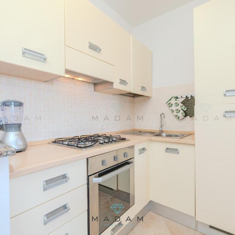 Rubino House - Two-Bedroom Apartment with Balcony and Terrace - 4