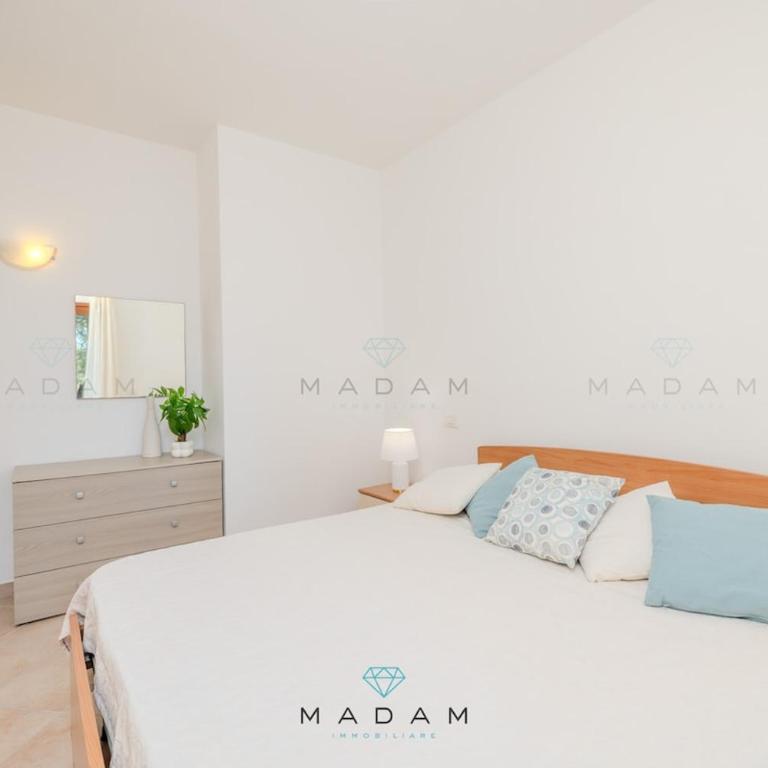 Rubino House - Two-Bedroom Apartment with Balcony and Terrace - 8