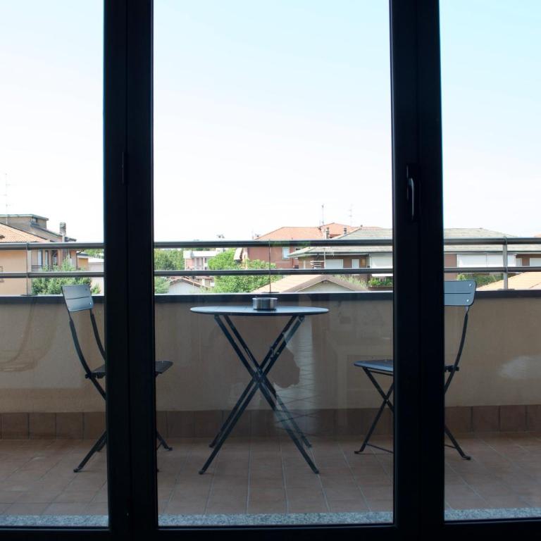 Como Grand Apartment - Elegant 3 room apartment - Three-Bedroom Apartment - 5