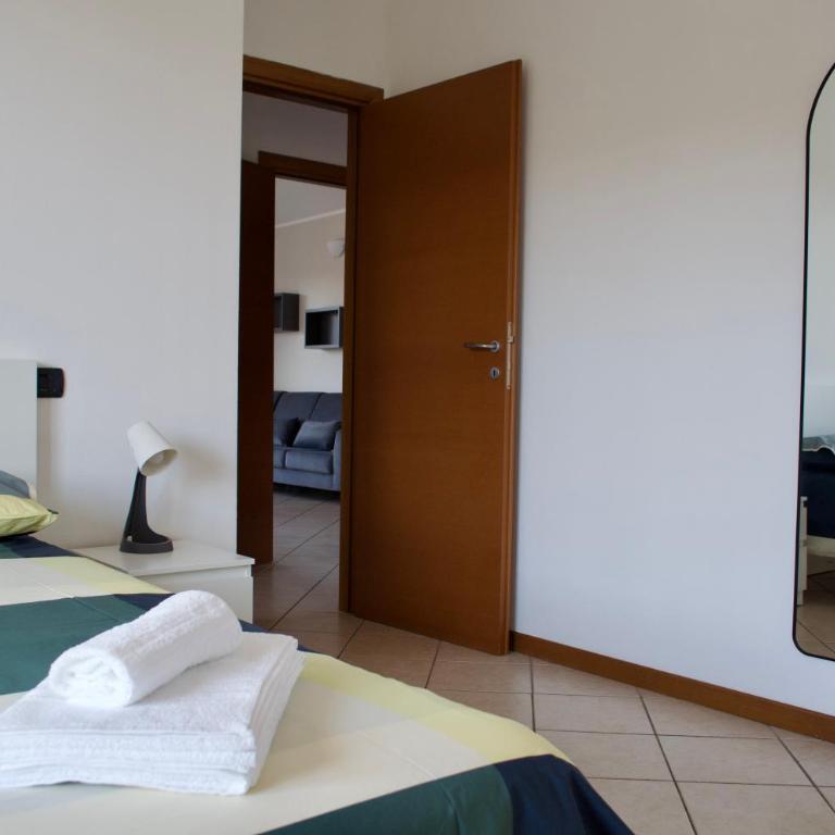 Como Grand Apartment - Elegant 3 room apartment - Three-Bedroom Apartment - 15