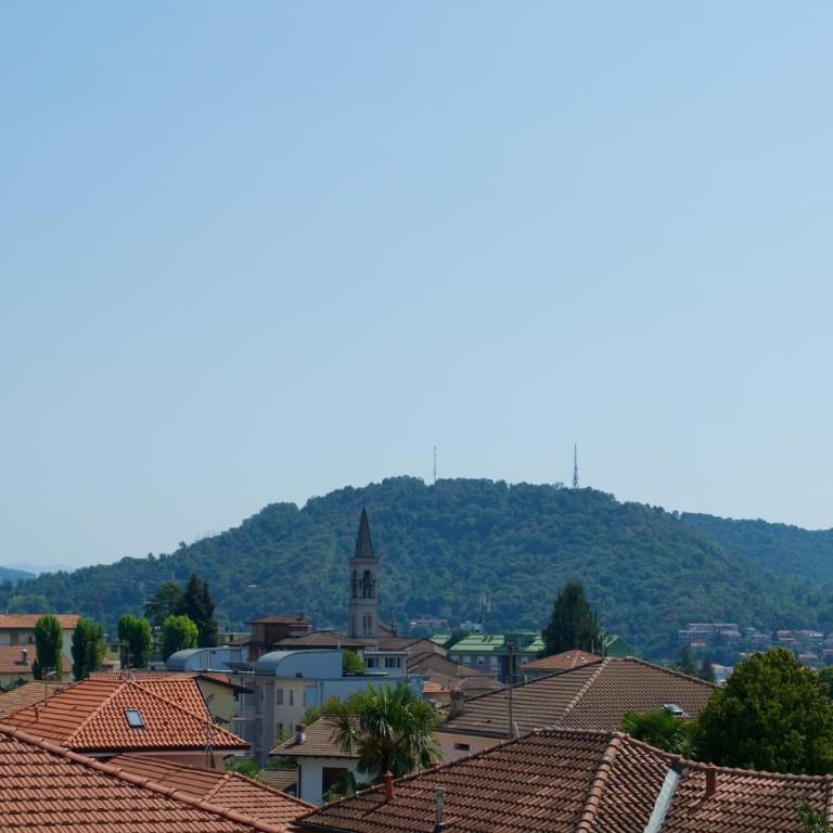 Como Grand Apartment - Elegant 3 room apartment - Three-Bedroom Apartment - 23