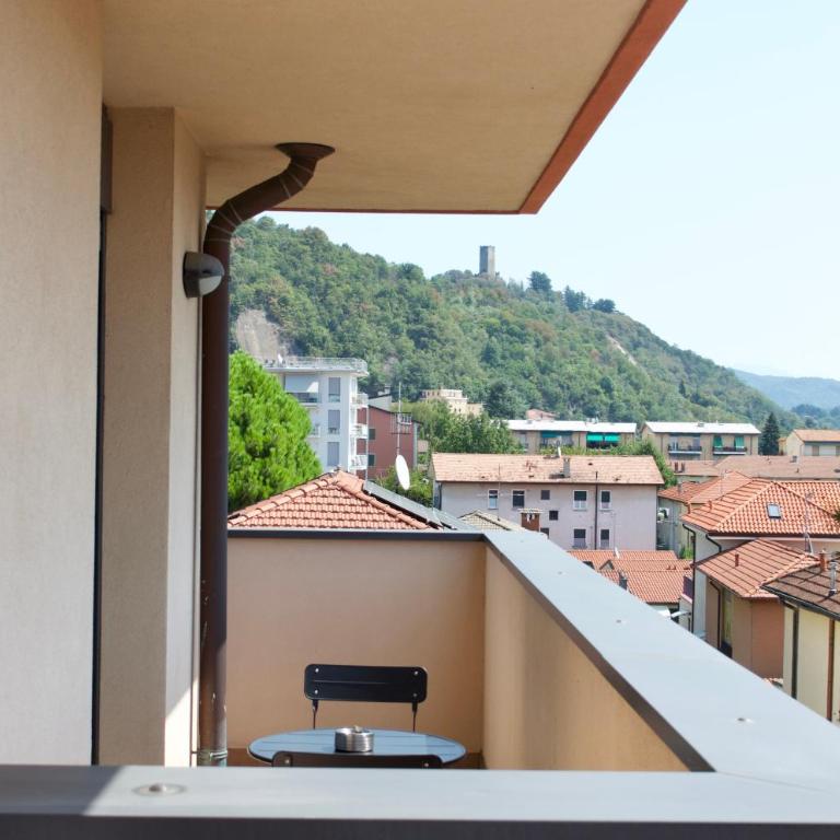 Como Grand Apartment - Elegant 3 room apartment - Three-Bedroom Apartment - 45