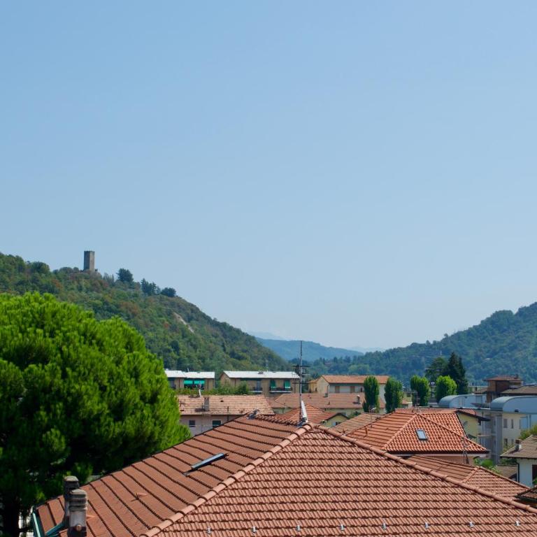 Como Grand Apartment - Elegant 3 room apartment - Three-Bedroom Apartment - 62