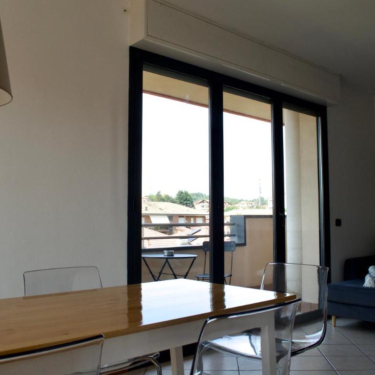 Como Grand Apartment - Elegant 3 room apartment - Three-Bedroom Apartment - 70