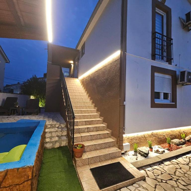 Vila Knežević - Apartman sa Dve Spavaće Sobe i Sopstvenim Bazenom - 5