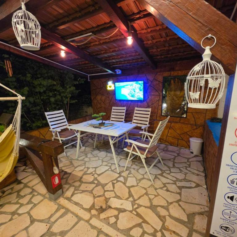Vila Knežević - Apartman sa Dve Spavaće Sobe i Sopstvenim Bazenom - 20