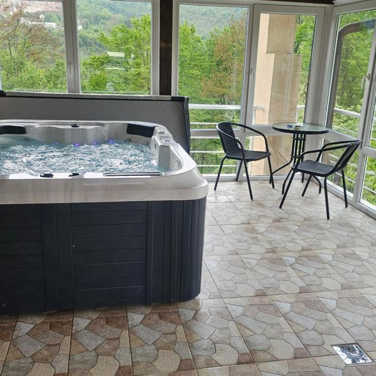 Villa Green Oasis Jakuzzi&Swimming Pool - Villa with Swimming Pool - 4