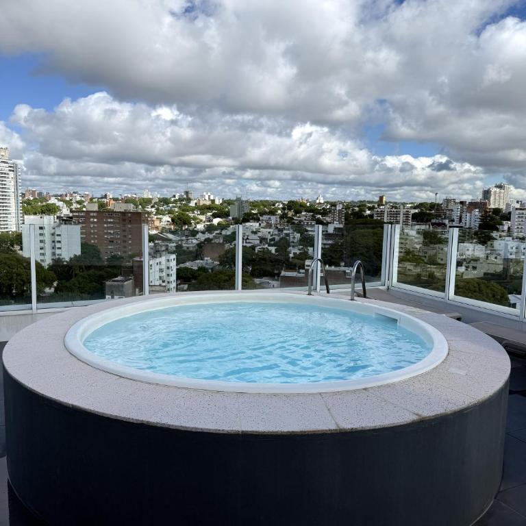 Apartment in an excellent location on Rambla Buceo - Apartamento de 2 dormitorios - 1