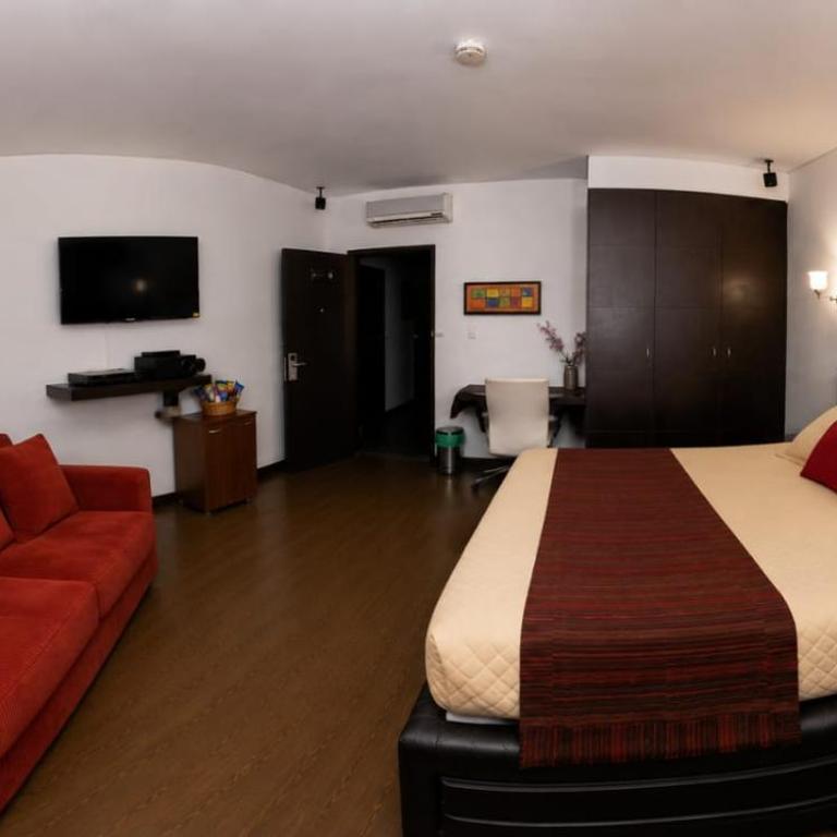 Hotel y Hostal cf bed y breakfast - Deluxe Family Room - 1