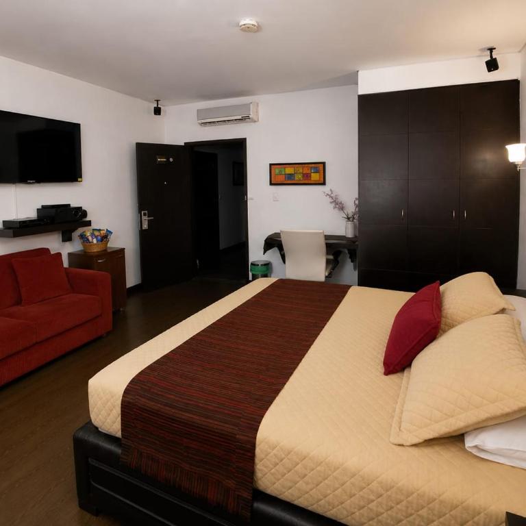 Hotel y Hostal cf bed y breakfast - Deluxe Family Room - 5