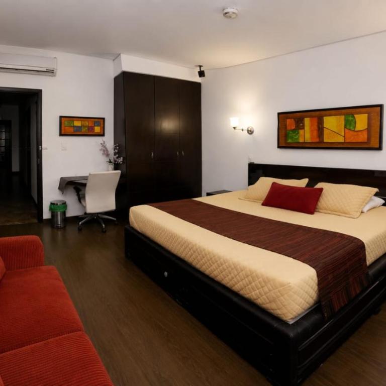 Hotel y Hostal cf bed y breakfast - Deluxe Family Room - 33