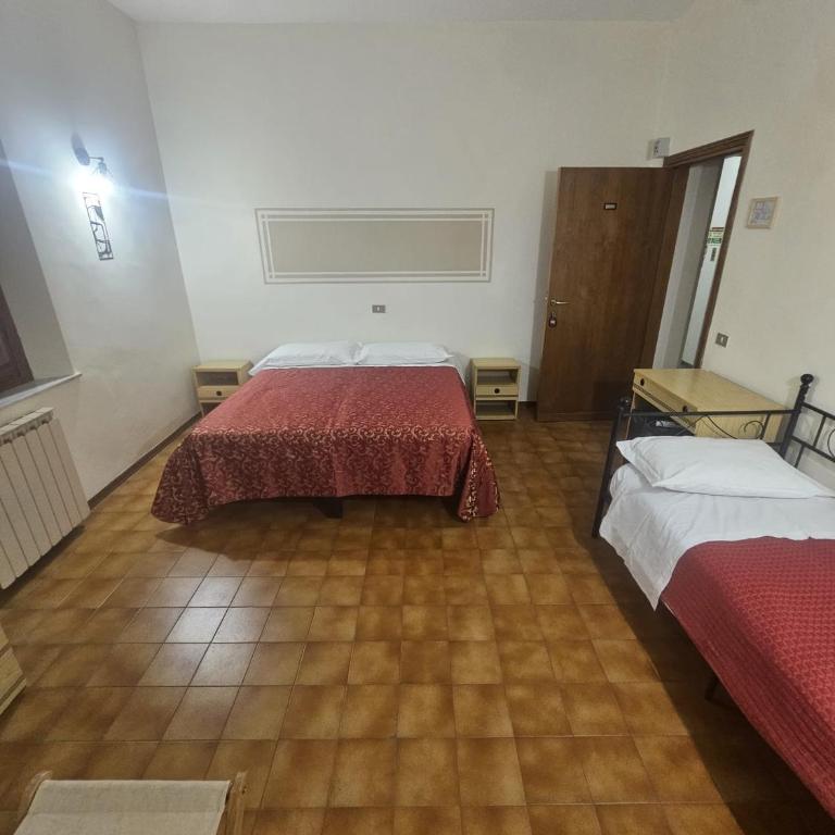 Albergo Delizia & Genovese - Camera Tripla - 2