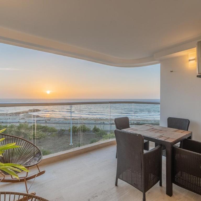Elegant Sea View Loft Warm Design Airport 5 min - Loft - 9