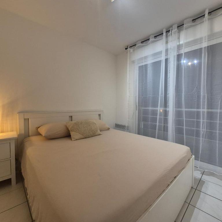 Large, spacious, fully equipped 4P - 2bedroom apartment - parking - Apartment mit 1 Schlafzimmer und Gartenblick - 2