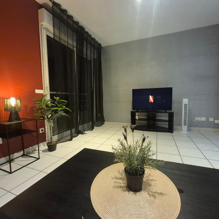 Large, spacious, fully equipped 4P - 2bedroom apartment - parking - Apartment mit 1 Schlafzimmer und Gartenblick - 5