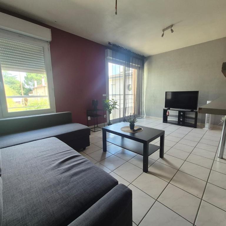 Large, spacious, fully equipped 4P - 2bedroom apartment - parking - Apartment mit 1 Schlafzimmer und Gartenblick - 18