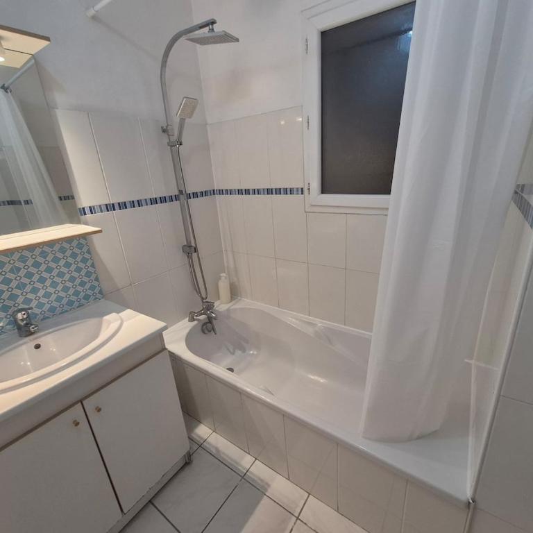 Large, spacious, fully equipped 4P - 2bedroom apartment - parking - Apartment mit 1 Schlafzimmer und Gartenblick - 23