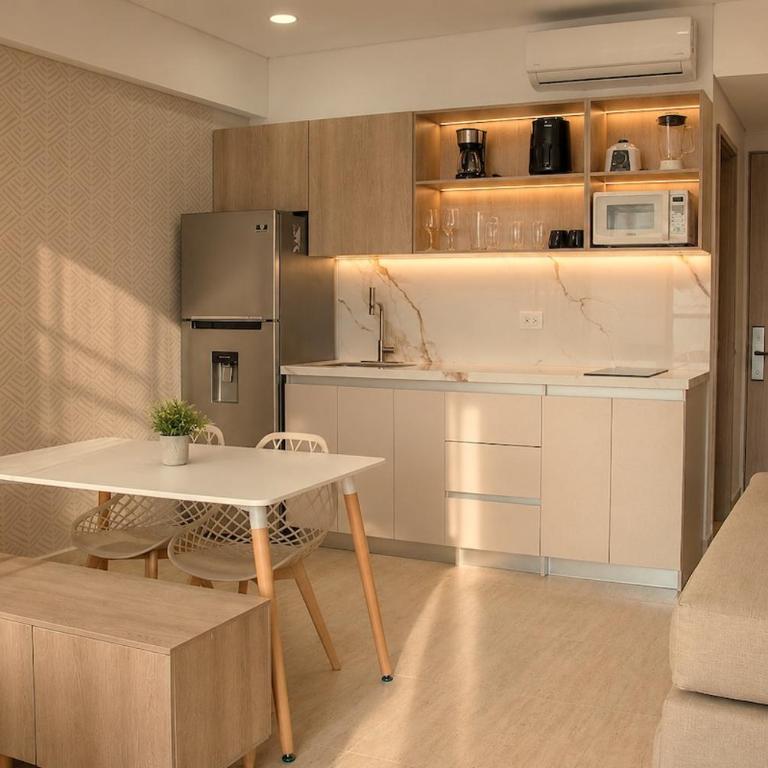Sea view Pool and jacuzzi Airport 5 min away - Loft - 6