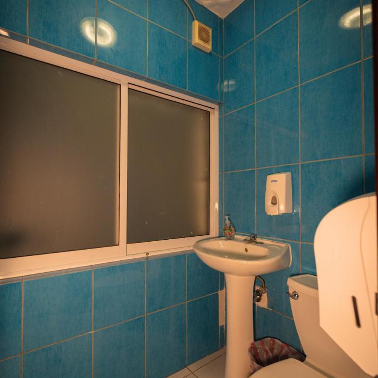 Hostal Vibes - Cama Individual en habitación compartida femenina - 2