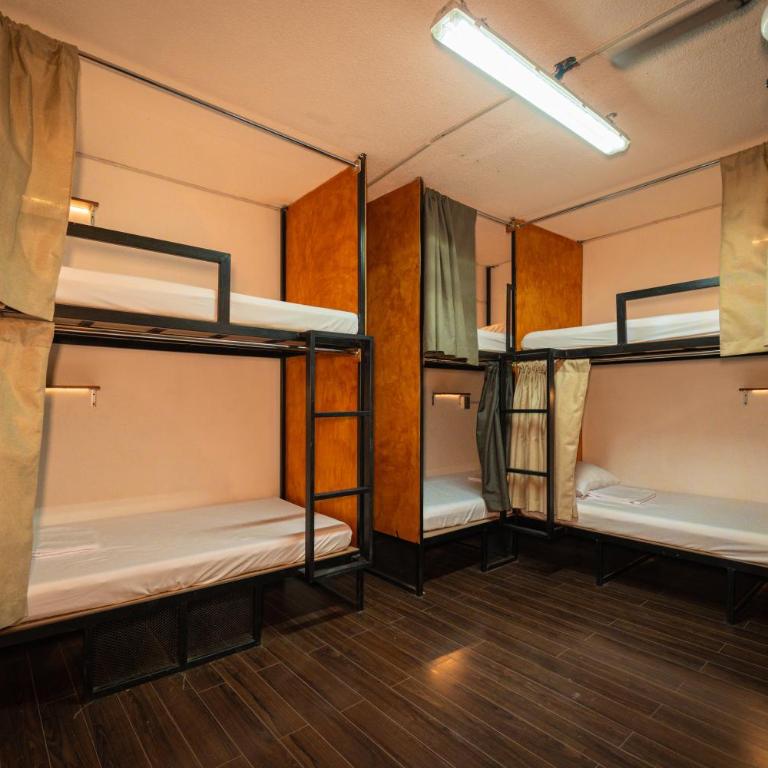 Hostal Vibes - Cama individual en habitación compartida mixta - 1