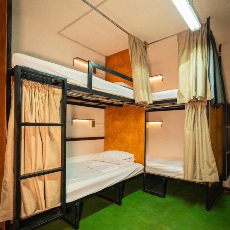 Hostal Vibes - Cama en habitación compartida mixta de 8 camas - 3