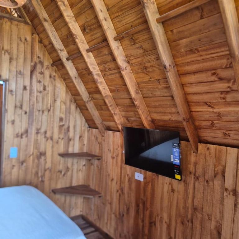 Finca Amor Eterno Cabaña Red - Queen Room with Balcony - 6