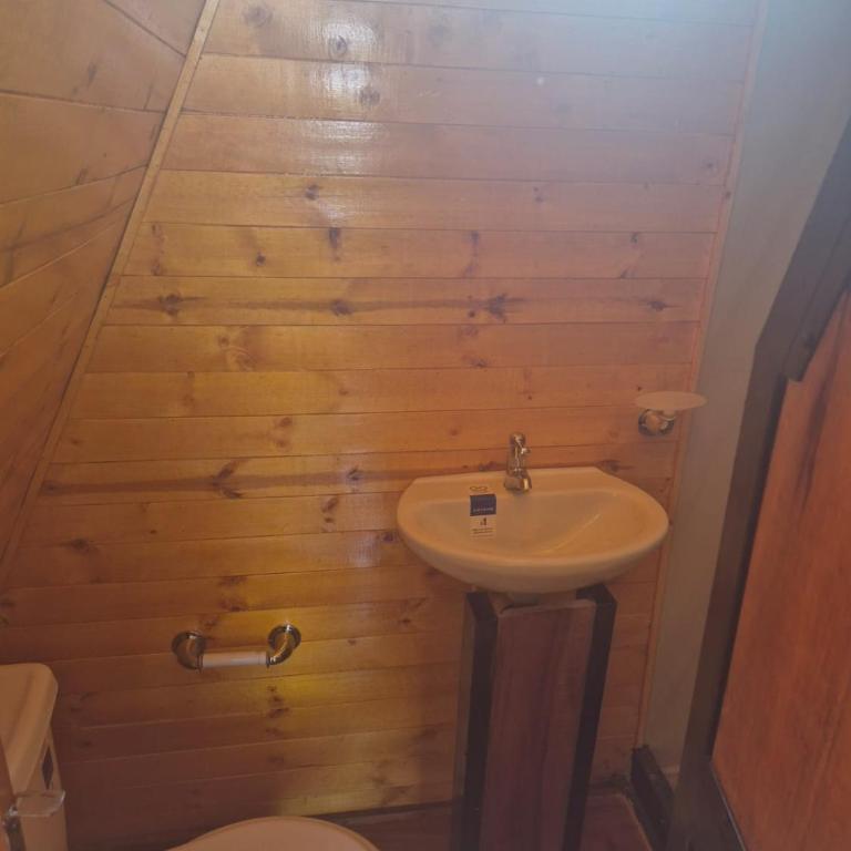 Finca Amor Eterno Cabaña Red - Queen Room with Balcony - 9