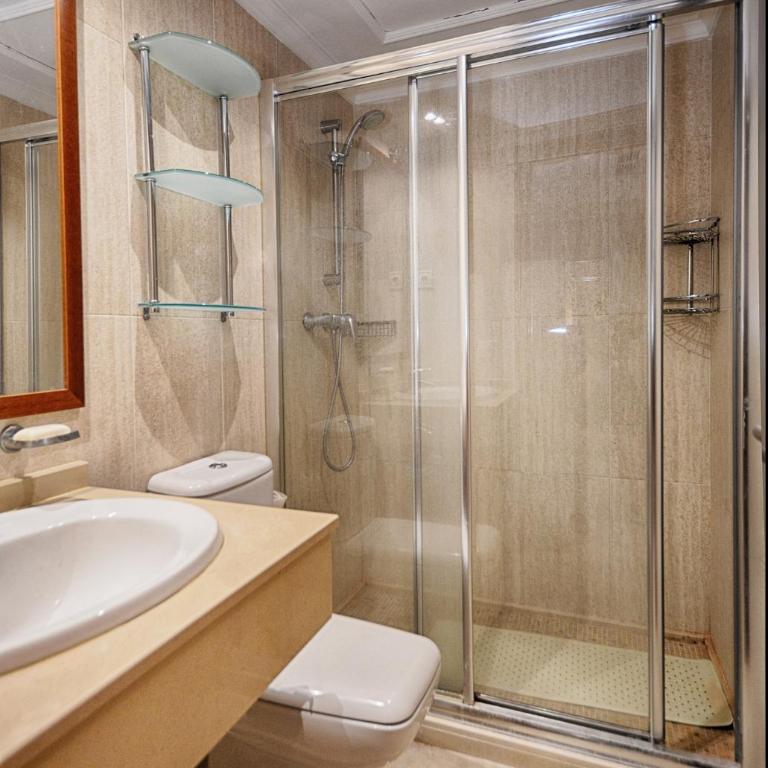 Apartment with Jacuzzi, Large Terrace and Sea View in Malibu Mansions Spain Mijas costa - Apartamento de 2 dormitorios - 3