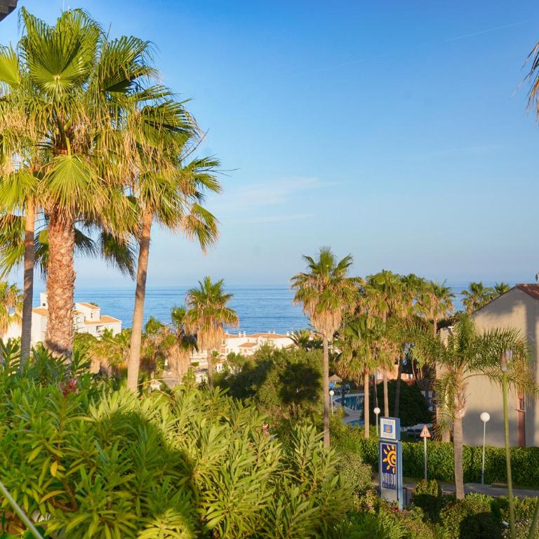 Apartment with Jacuzzi, Large Terrace and Sea View in Malibu Mansions Spain Mijas costa - Apartamento de 2 dormitorios - 1